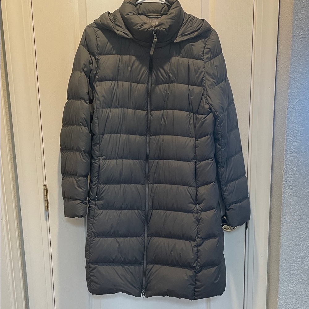 Uniqlo Women's Puffer Jacket - Dark Gray/green